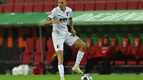 Iago durante confronto contra o Koln na Bundesliga de 2021.