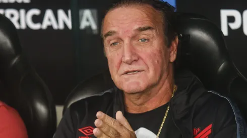 Cuca tecnico do Athletico-PR durante partida contra o Rayo Zuliano no estadio Arena da Baixada pelo campeonato Copa Sul-Americana 2024. Gabriel Rosa Machado/AGIF