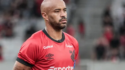 Thiago Heleno durante confronto contra o Londrina no Campeonato Paranaense de 2024.