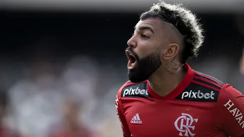 Gabigol jogador do Flamengo durante partida contra o Fluminense no estádio Engenhão pelo campeonato Carioca 2022. Atacante foi aceito pela torcida do Cruzeiro.