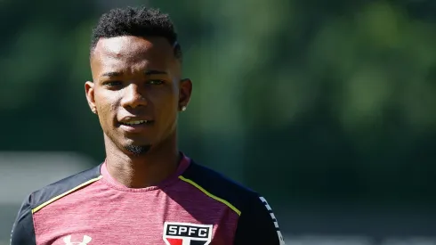 Thiago Mendes treinando pelo São Paulo em 2017