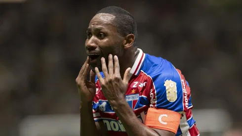 Tinga jogador do Fortaleza reclama com a arbitragem durante partida contra o Atletico-MG no estAdio Arena MRV pelo campeonato Brasileiro A 2023. Alessandra Torres/AGIF