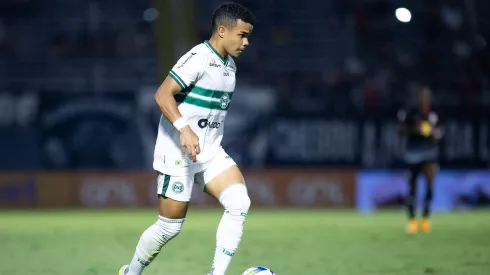 Kaio César tem tudo para ser comprado pelo clube português.