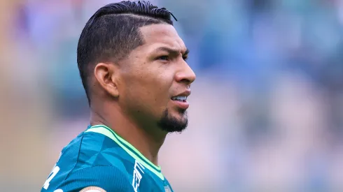 Rony jogador do Palmeiras durante partida contra o Santos no estadio Arena Barueri pelo campeonato Brasileiro A 2023. Verdão definiu preço para vender o jogador.