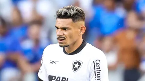 Tiquinho entra na mira do Antalyaspor, da Turquia.