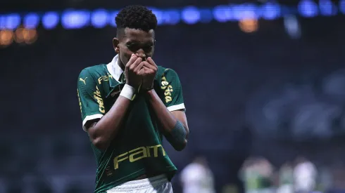 Estevão, jogador do Palmeiras.