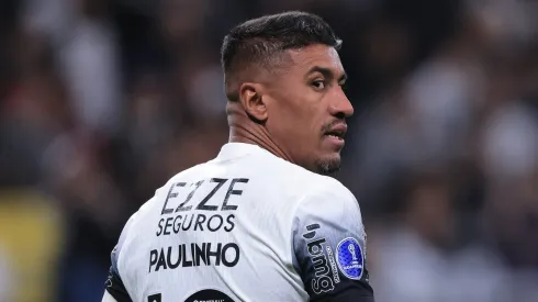 Paulinho ex-jogador do Corinthians durante partida contra o Racing-URU no estadio Arena Corinthians pelo campeonato Copa Sul-Americana 2024.