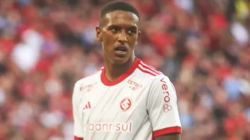 Robert Renan atuando no Internacional