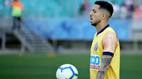 Flávio antes de partida pelo Bahia. Retorno do jogador é desejado.