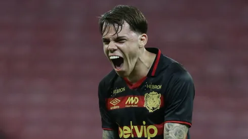 Chrystian Barletta comemora gol do Sport durante a partida contra o Atletico-MG na Arena de Pernambuco, pela 3ª fase da Copa do Brasil 2024, nesta quarta-feira (22). Marlon Costa/AGIF