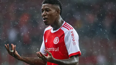 Zagueiro Vitão, do Internacional.