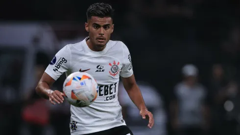 Volante está com os dias contados no Timão.