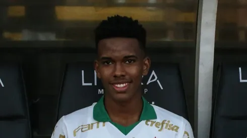 Estêvão quase parou no Corinthians.