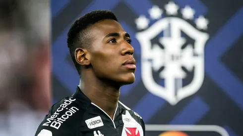 Leo na partida entre Fluminense x Vasco da Gama no Estadio do Maracana pela quarta rodada do Campeonato Brasileiro da Serie A em 06 de maio de 2023. Zagueiro sofre pressão nas redes sociais.