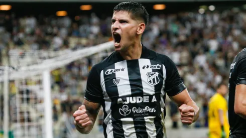 Barceló durante confronto contra a Chapecoense na Série B 2024.