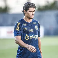 Vitória faz proposta oficial para comprar lateral-esquerdo Dodô, do Santos