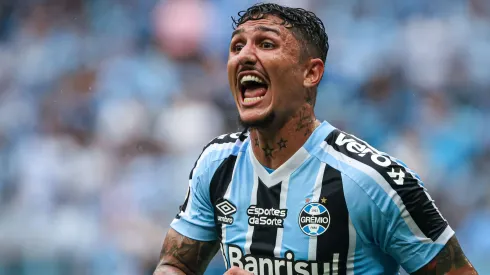 Vina jogador do Gremio durante partida contra o Ypiranga no estadio Arena do Gremio pelo campeonato Gaucho 2023. Meio-campista deve retornar ao clube.