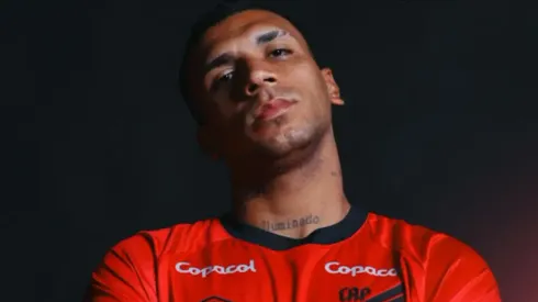Petterson não conseguiu engrenar na equipe paranaense após indisciplina. Foto: Divulgação/Athletico