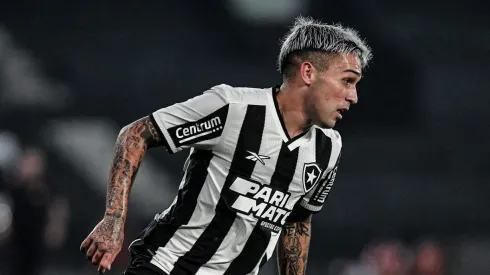 Diego Hernandez jogador do Botafogo durante partida contra o Vitoria no estádio Engenhão pelo campeonato Copa Do Brasil 2024.