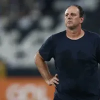 Cicinho expõe problema e \'cava\' vaga no Bahia de Ceni: \'momento turbulento\'