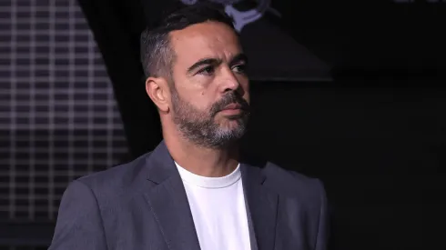 Artur Jorge durante confronto contra o Corinthians no Campeonato Brasileiro de 2024. Treinador falou sobre embate com o Palmeiras na Libertadores.