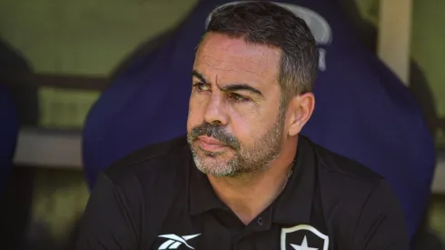 Treinador português tem ganhado a confiança dos torcedores do Botafogo.