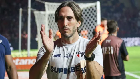 Zubeldía durante confronto contra o Internacional no Campeonato Brasileiro 2024. Treinador projetou majestoso deste domingo (16).