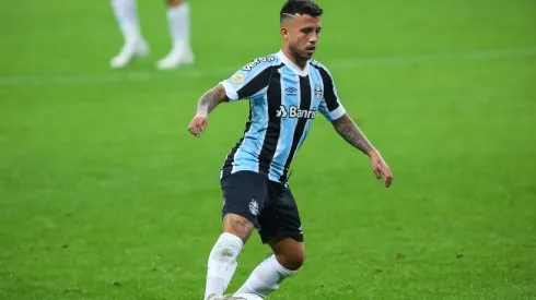 Matheus Henrique jogador do Gremio durante partida contra o Atletico-GO no estadio Arena do Gremio pelo campeonato Brasileiro A 2021. Volante pode voltar ao Brasil.