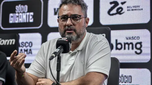 Alexandre Mattos em entrevista coletiva no Vasco. Diretor abriu o jogo sobre Matheus Henrique.