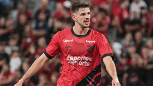 Di Yorio jogador do Athletico-PR durante partida contra o Operario no estadio Arena da Baixada pelo campeonato Paranaense 2024.