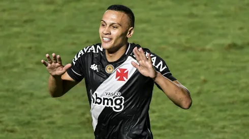 Vitória desiste de Léo Jabá (Foto: Thiago Ribeiro/AGIF)