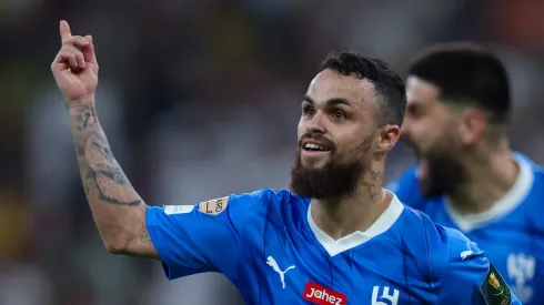 Michael durante partida pela Al Hilal.