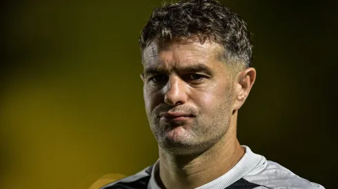 Vegetti cumprirá suspensão diante da equipe gaúcha.