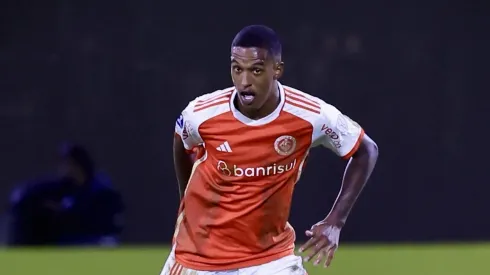 Robert Renan atuando no Inter