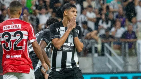 Presidente do Ceará fala sobre Pulga (Foto: Baggio Rodrigues/AGIF)