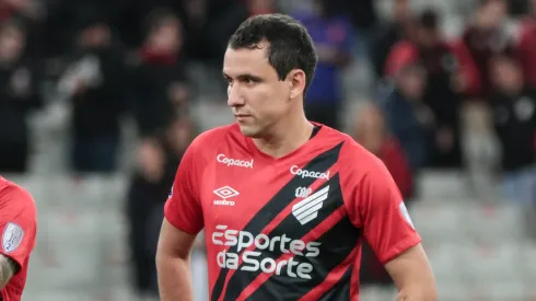 Pablo vem sendo criticado pela torcida do Furacão - Foto: Robson Mafra/AGIF