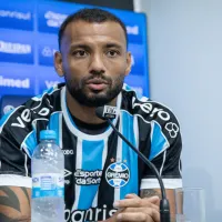 JP Galvão \'atola\' o Grêmio e sofre pressão: \'Tem que ser banco, horrível\'