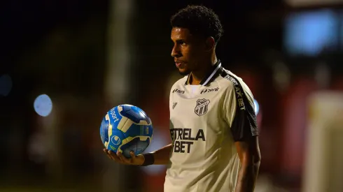 Lateral ficará no Vozão até o fim da temporada.