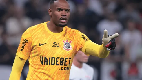 Carlos Miguel durante confronto contra o América-RN na Copa do Brasil 2024.