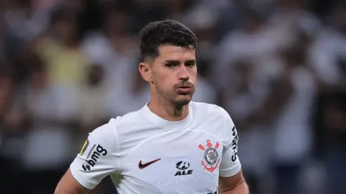 Hugo pode ganhar concorrente no Corinthians.