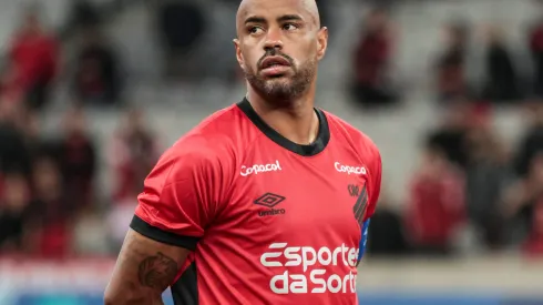 Thiago Heleno durante confronto contra o Operário no Campeonato Paranaense 2024.