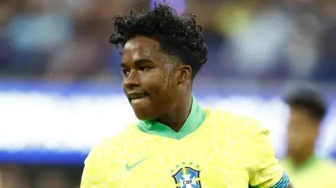 Endrick durante partida da Seleção Brasileira contra a Costa Rica pela estreia na Copa América.