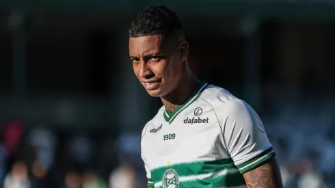 Atacante está perto de voltar a um clube brasileiro.