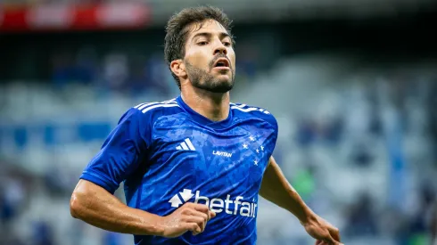 Lucas Silva durante confronto contra o Botafogo no Brasileirão 2024.