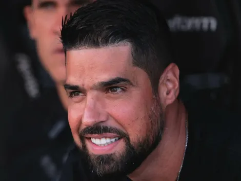 Atacante volta do exterior e reforça Corinthians de António Oliveira