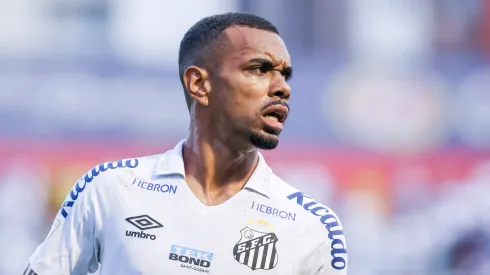 Lucas Pires renderá ao Corinthians.