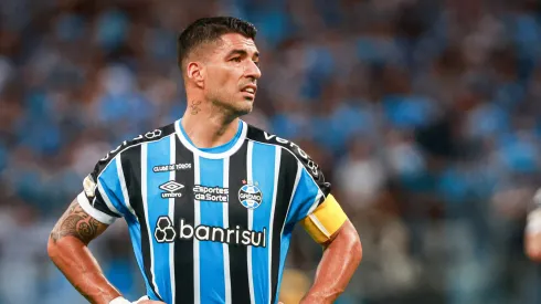 Luis Suárez teve uma passagem curta pelo Grêmio - Foto: Maxi Franzoi/AGIF