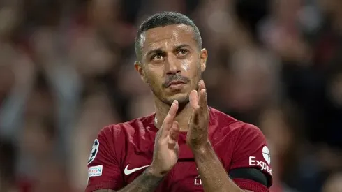 Thiago Alcântara atuando no Liverpool em 2022