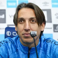 Geromel vai mal no Grêmio e sofre pressão: \'Ex-jogador, tem que parar\'