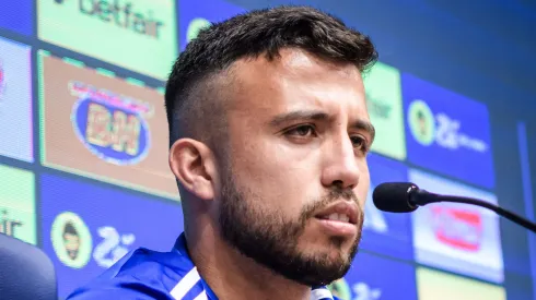 Em apresentação, Matheus Henrique faz promessa para a torcida do Cruzeiro (Imagem: Foto: Gustavo Aleixo/Cruzeiro)